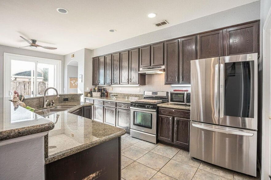 Building Photo - 8336 Cantwell Dr
