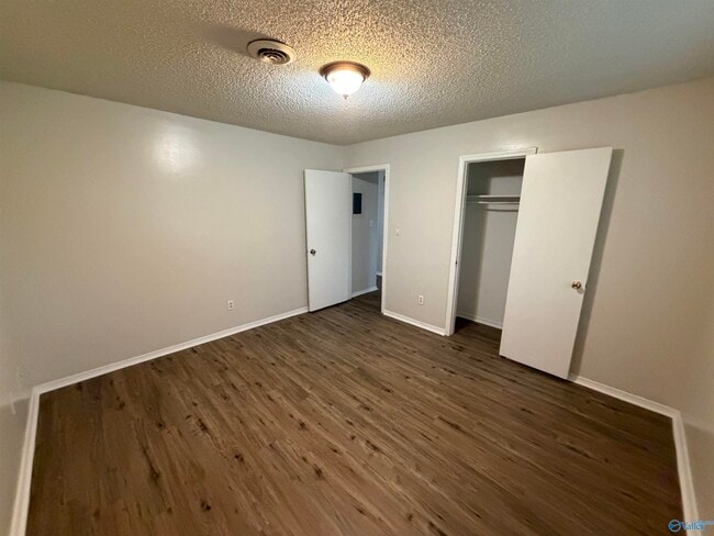 Building Photo - 12326 Chicamauga Trail SE