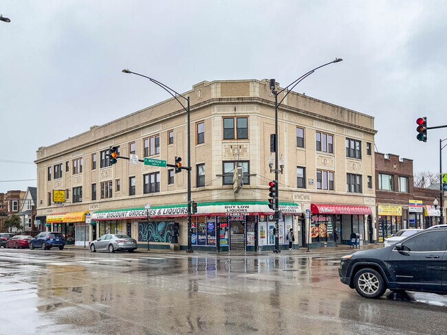 Primary Photo - 4405 N Kimball Ave