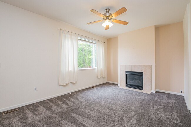Building Photo - Desirable Sage Creek Living | Open Layout + Stunning Primary Suite