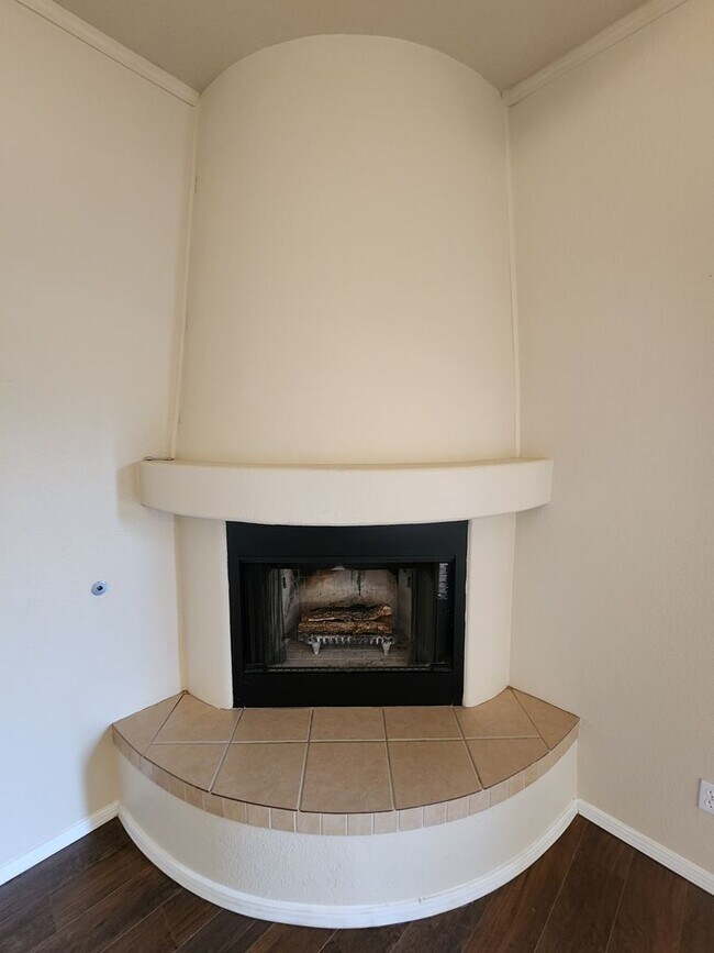 Building Photo - 5859 Habanero Dr