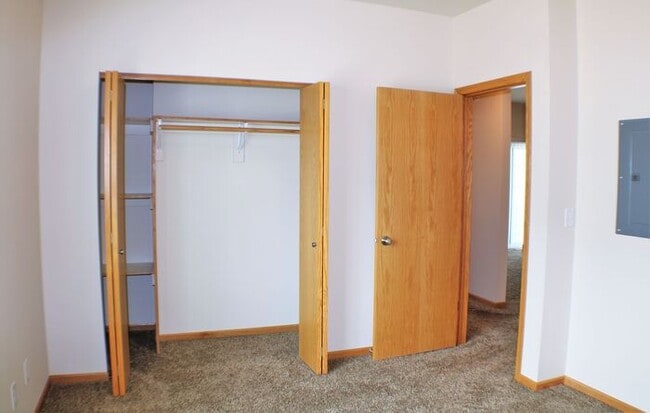 Building Photo - $1,200 | 2 Bedroom, 2 Bathroom Condo | No ...