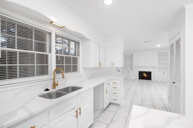 Building Photo - Recently renovated home in Whitehaven