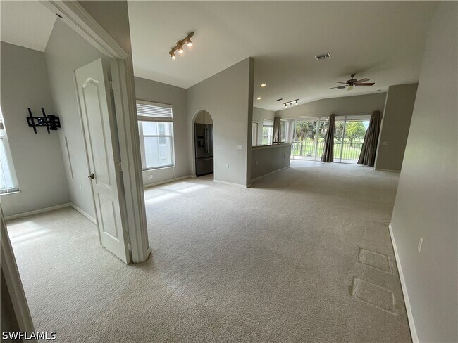 Building Photo - 1945 Crestview Way