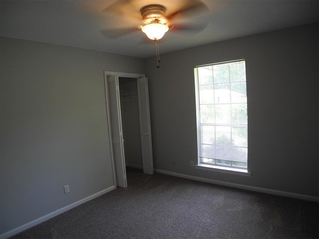 Building Photo - 26 Beaver Run Dr