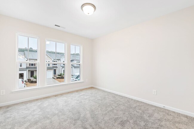 Building Photo - Modern & Charming 3-Bedroom Townhome in Durham!