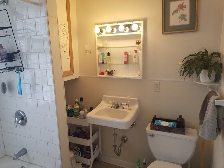 Bathroom 1 - 2711 E 22nd St