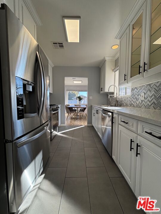 Building Photo - 10148 Gothic Ave