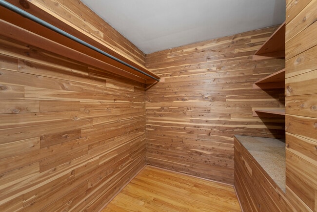 Building Photo - 407 S Hamilton St