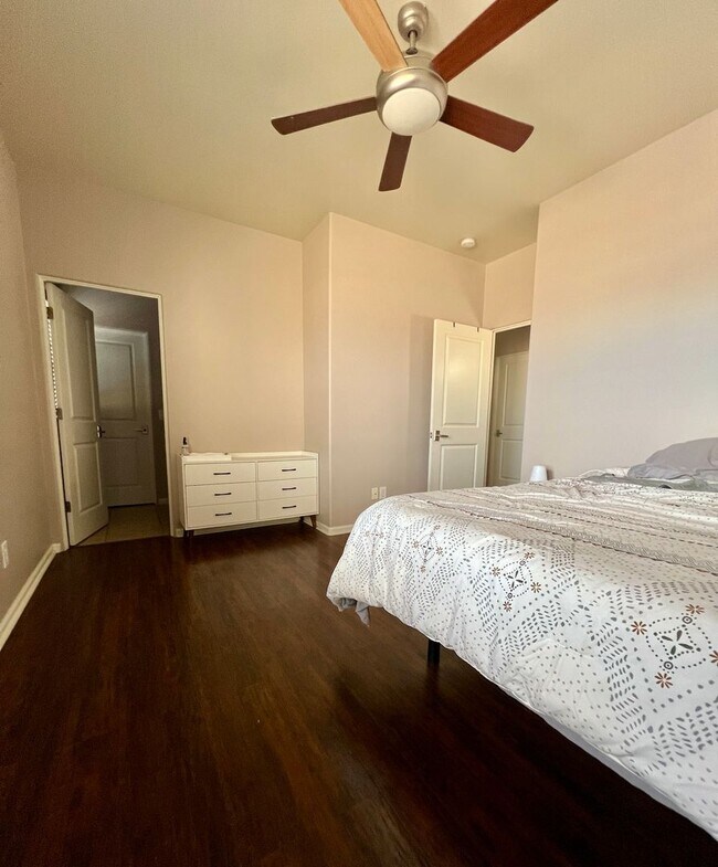 Building Photo - Charming , Single story 3 Bedroom , 2 Bath Home!