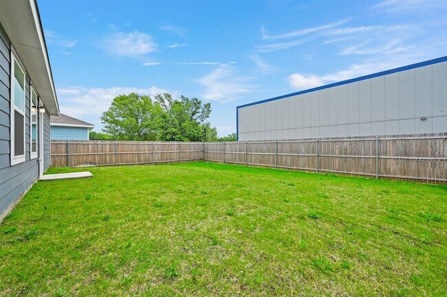 Building Photo - 1628 Dora Dr