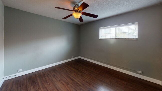 Building Photo - Live in the Heart of Fort Sanders | 1BR Co...