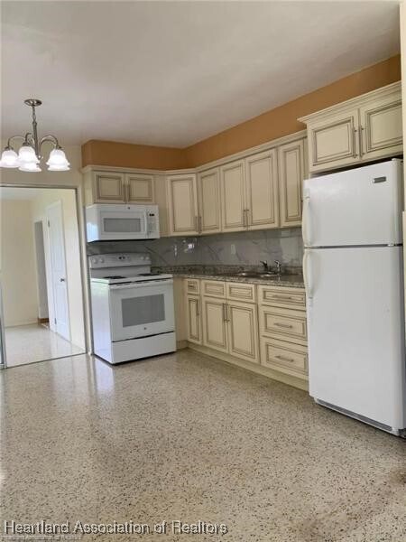 Building Photo - 713 Killarney Dr