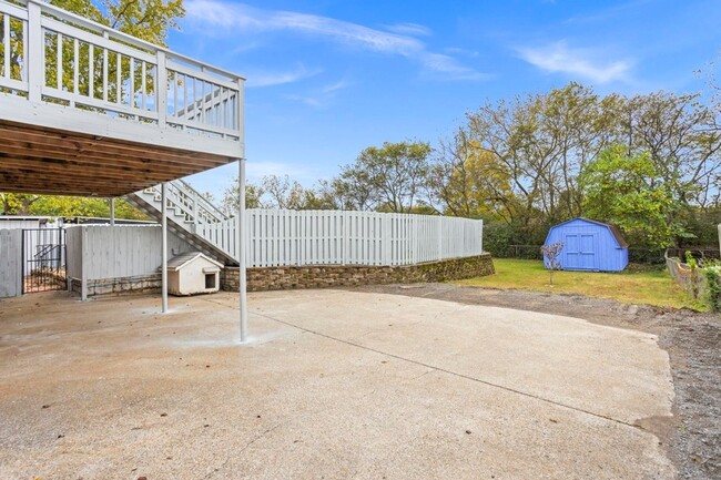 Building Photo - 2909 Cherry Hills Dr