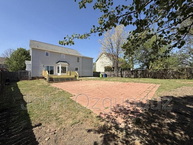 Building Photo - 804 Falling Wind Ct