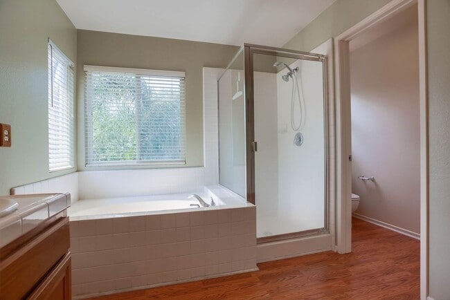 Building Photo - Available Now!! Spacious 4 Bedroom Plus a ...