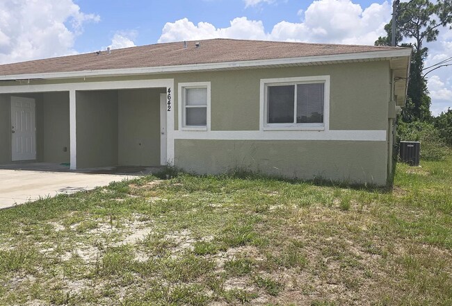 Primary Photo - 4642 Golfview Blvd