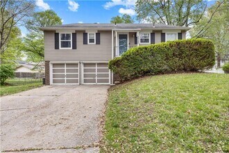 Building Photo - Bright & Spacious 3-Bed Home with Finished...