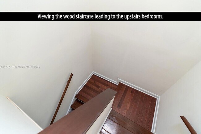 Building Photo - 6493 Via Regina