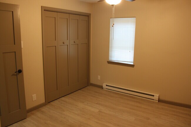 Bedrm #1 - 1109 5th Ave S