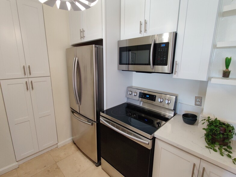 Building Photo - 7765 W 91st St