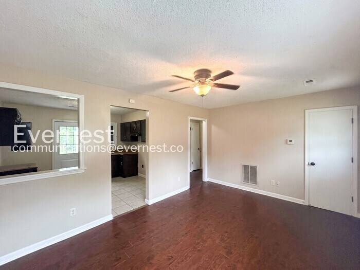 Building Photo - 4909 Buford Ave