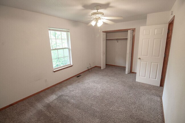 Building Photo - 5340-5342-5342 Godas Cir