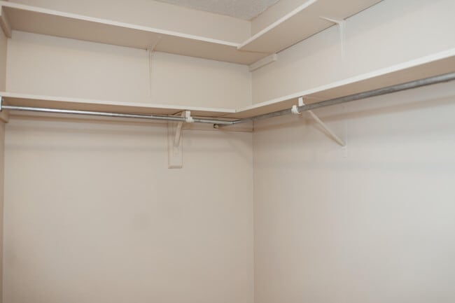 Building Photo - 410 Tanglewood Dr