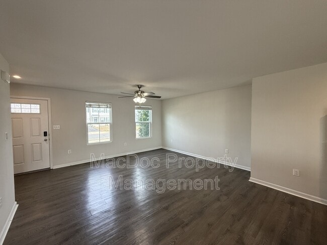 Building Photo - 127 Harper Ln