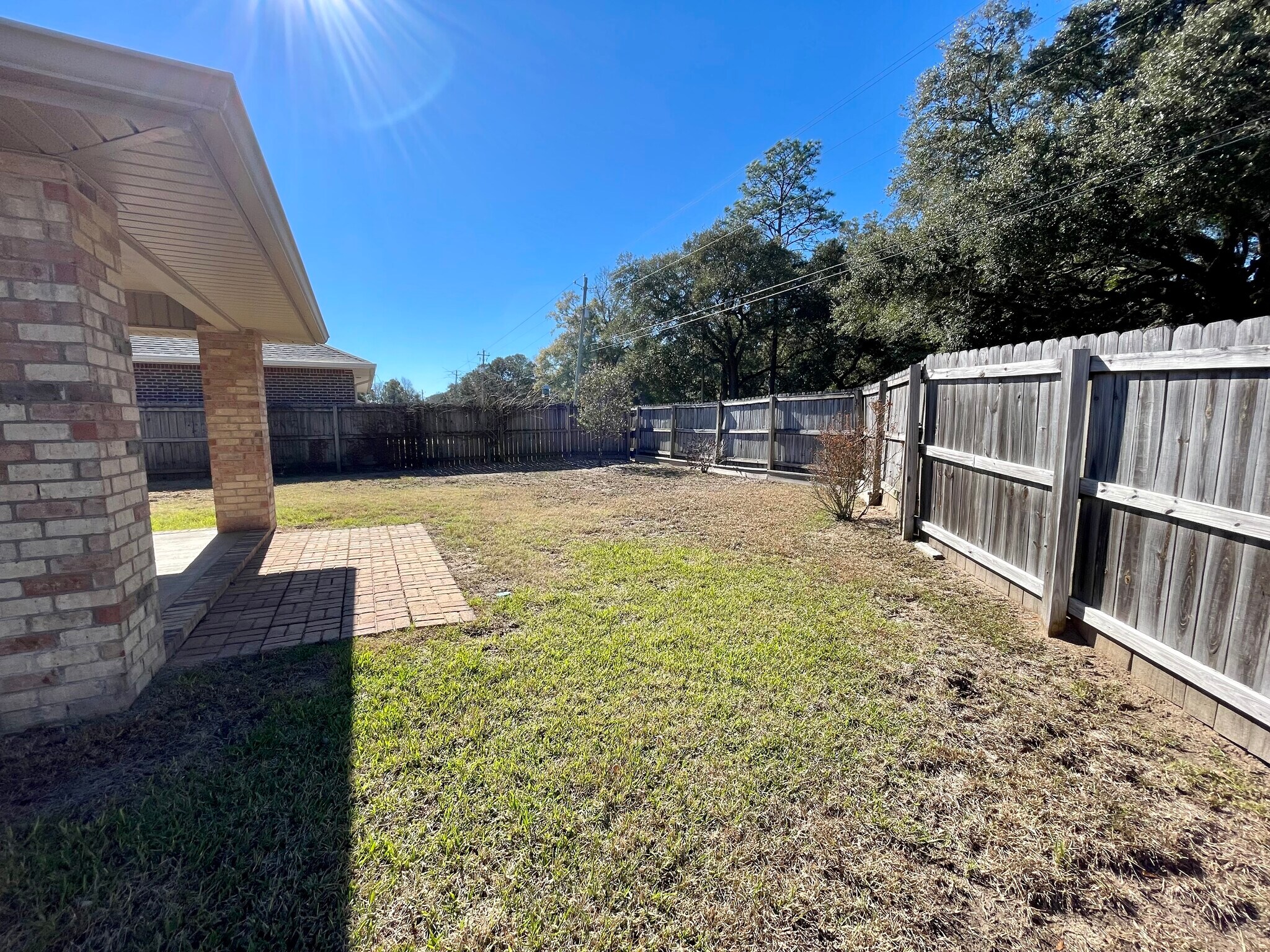 Building Photo - 4435 Winona Ln