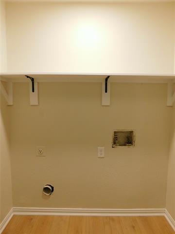 Building Photo - 9258 Burbank Dr