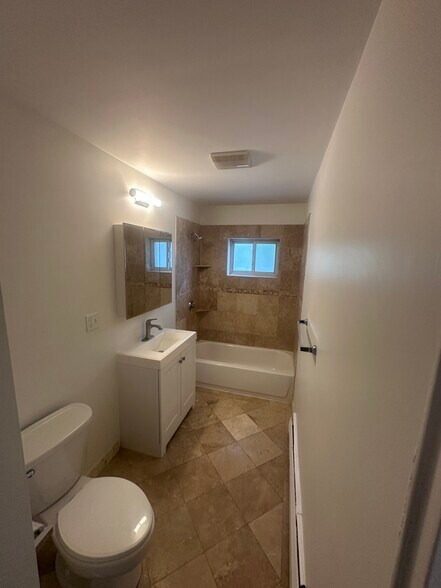 Building Photo - 63 Selkirk Rd