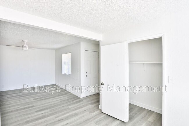 Building Photo - 1417 E Southern Ave