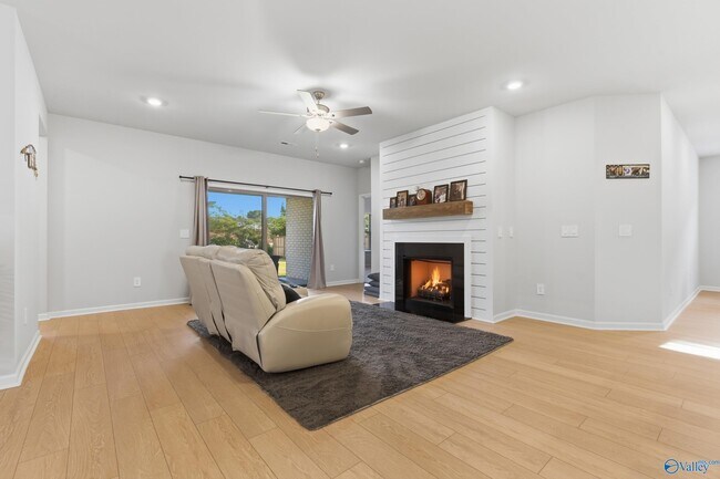 Building Photo - 17884 Longleaf Dr