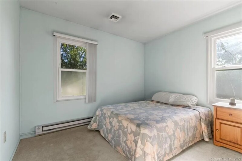 Building Photo - 8 Indian Field Rd