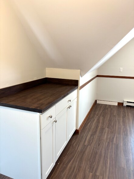 Building Photo - 64 Eddy St