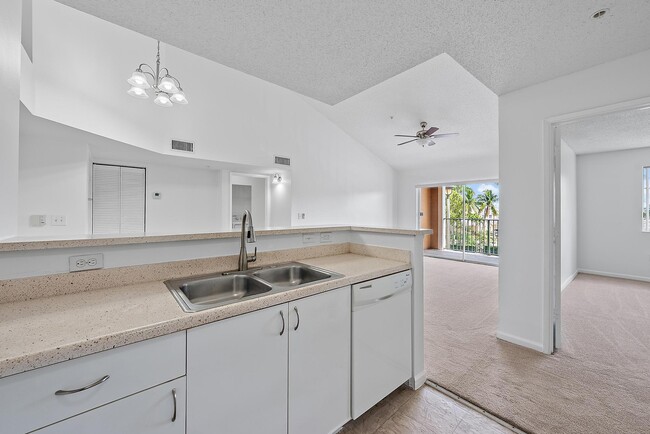 Building Photo - 7912 Sonoma Springs Cir