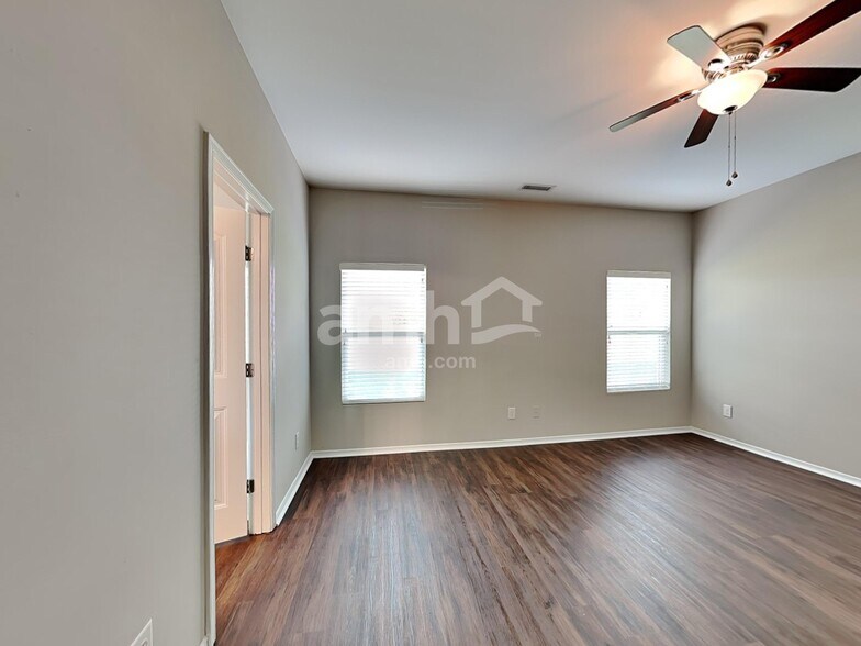 Building Photo - 15 Bevington Ct