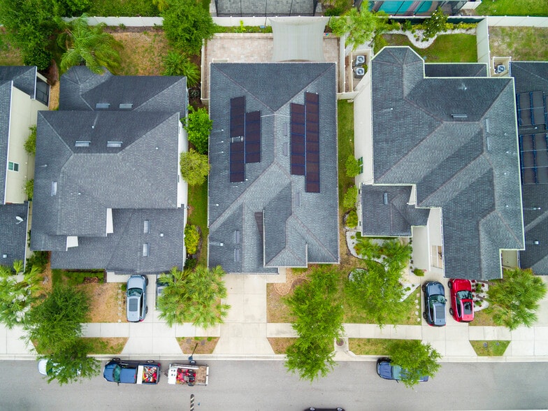 Building Photo - 8811 Tropical Palm Dr