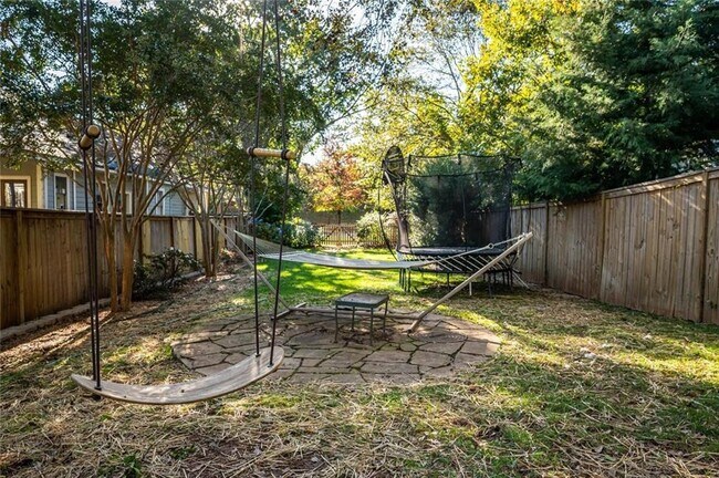 Building Photo - 123 Ansley St