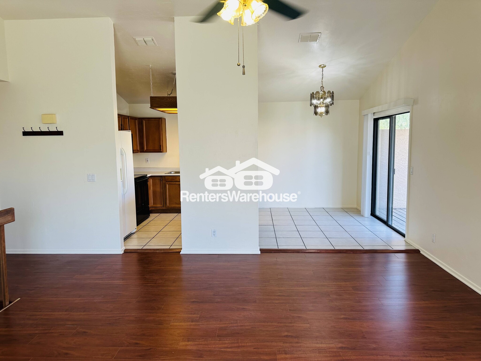 Building Photo - 4102 E Tanglewood Dr