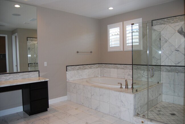 Building Photo - Stunning Single-Level Toll Bros. Home in G...
