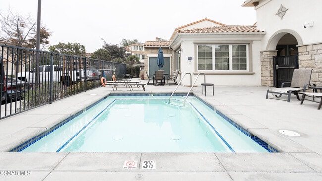 Building Photo - 5057 Robles St