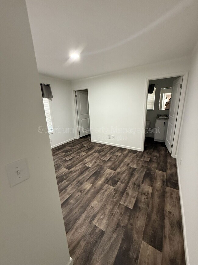 Building Photo - 18 Abbott St