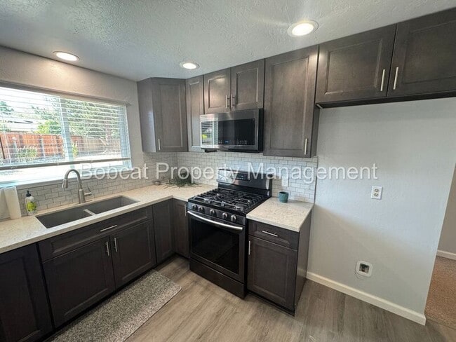 Building Photo - 20 Bodie Dr