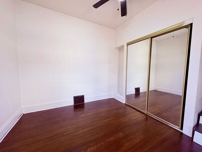 Building Photo - 1416 S Hardy Ave