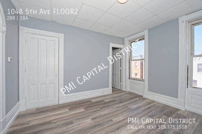 Building Photo - 1048 5th Ave