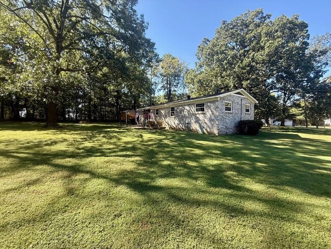 Building Photo - 2806 Hurricane Lake Rd