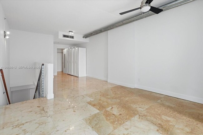 Building Photo - 690 SW 1st Ct