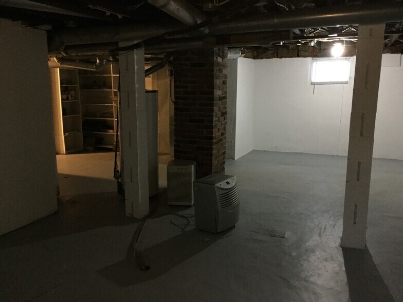 Building Photo - 1215 Liberty St